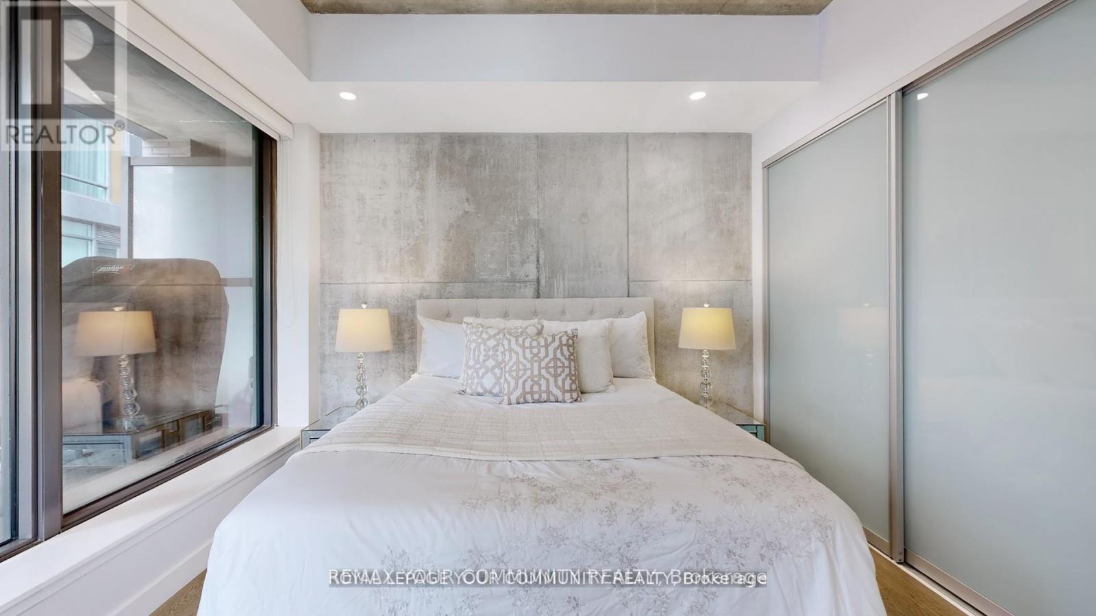 #314 111 BATHURST STREET - 10