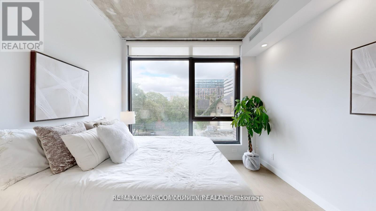 #314 111 BATHURST STREET - 13