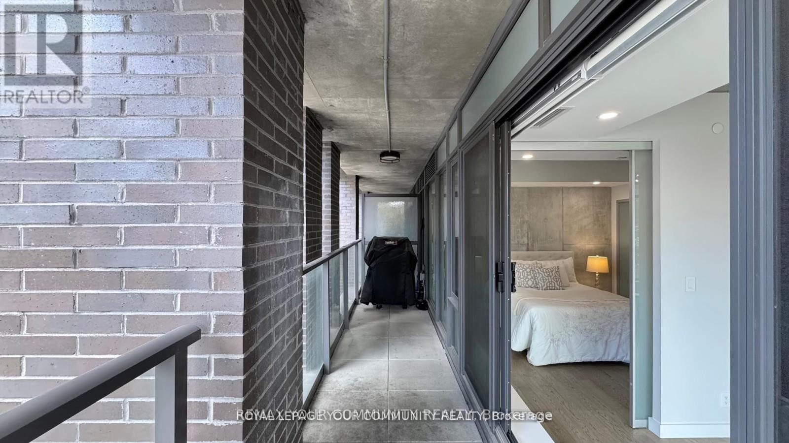 #314 111 BATHURST STREET - 23