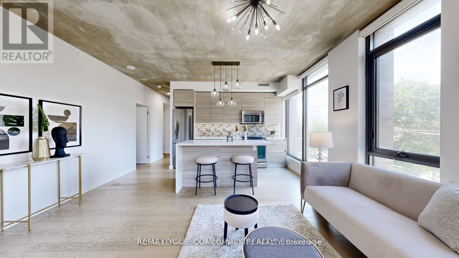#314 111 BATHURST STREET - 3