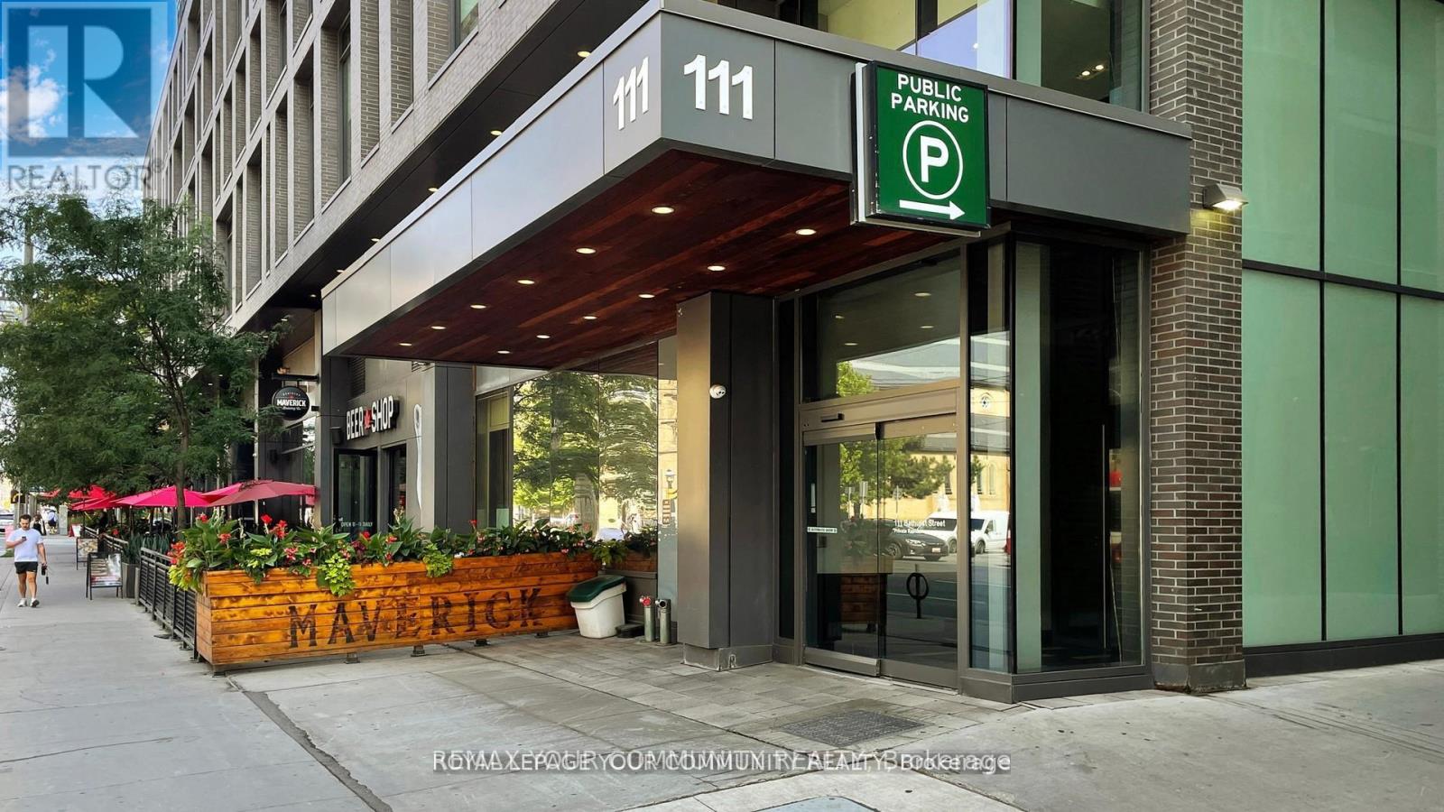 #314 111 BATHURST STREET - 31