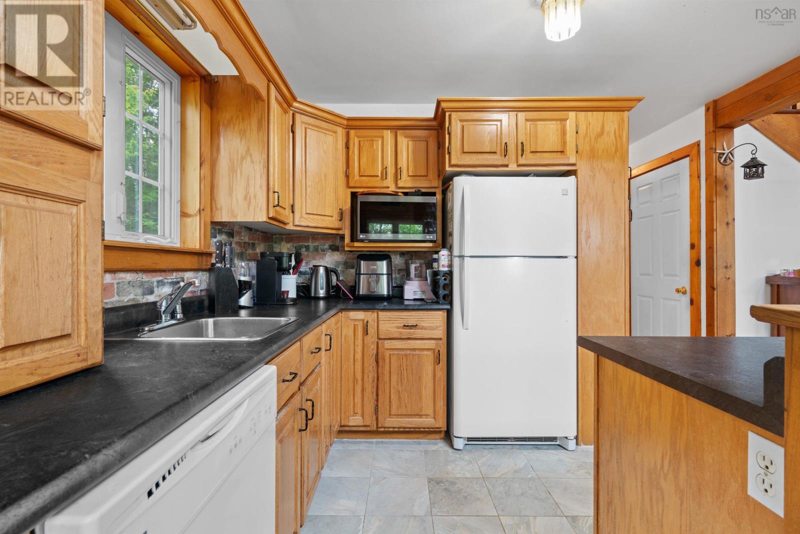 59 West Side Road - 19