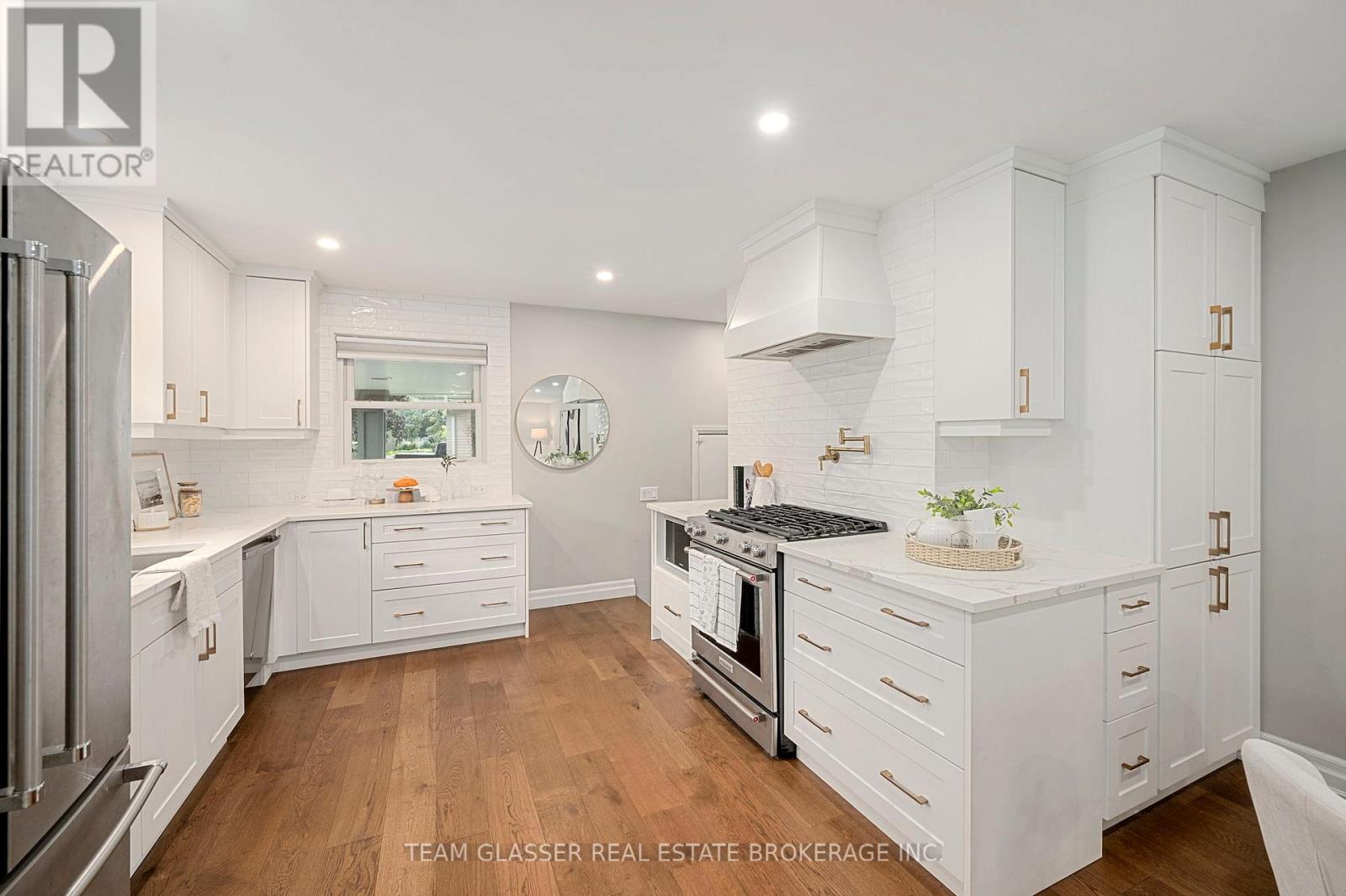 264 RIDGEWOOD CRESCENT - 11