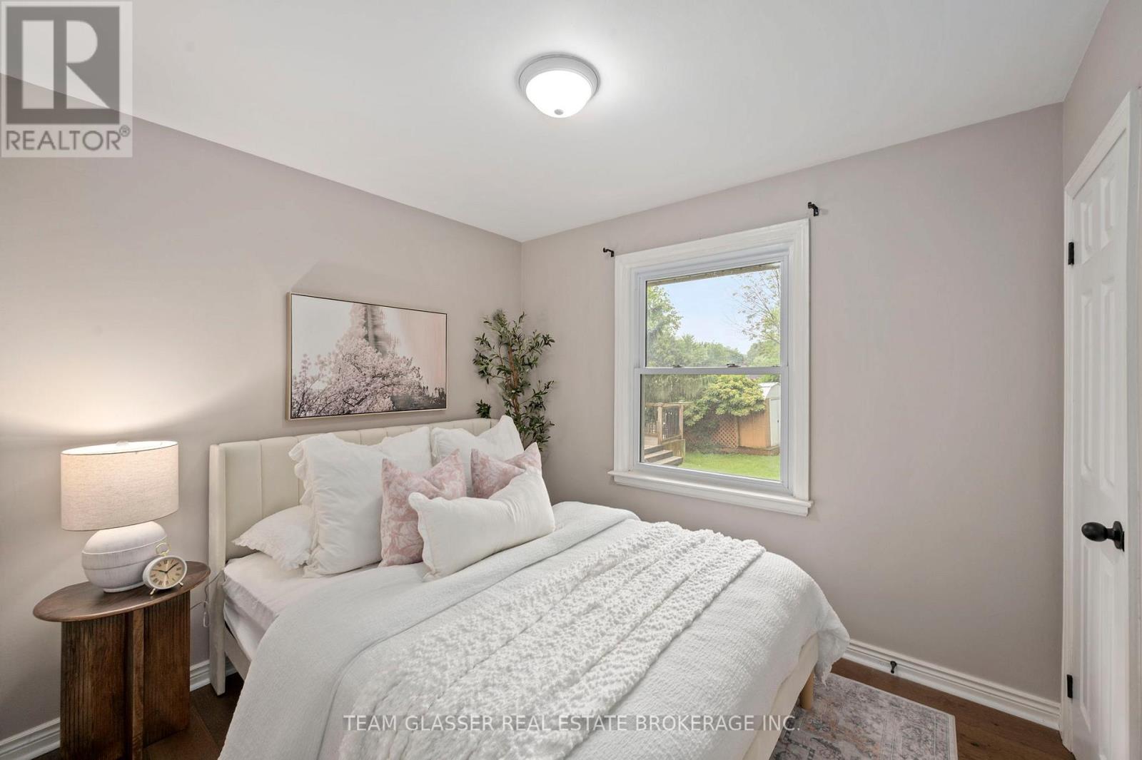 264 RIDGEWOOD CRESCENT - 13