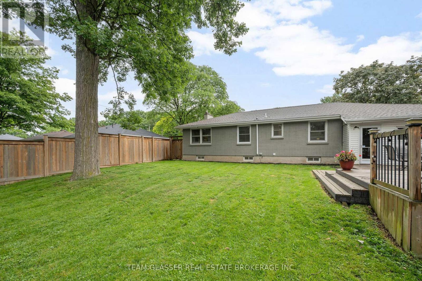 264 RIDGEWOOD CRESCENT - 24