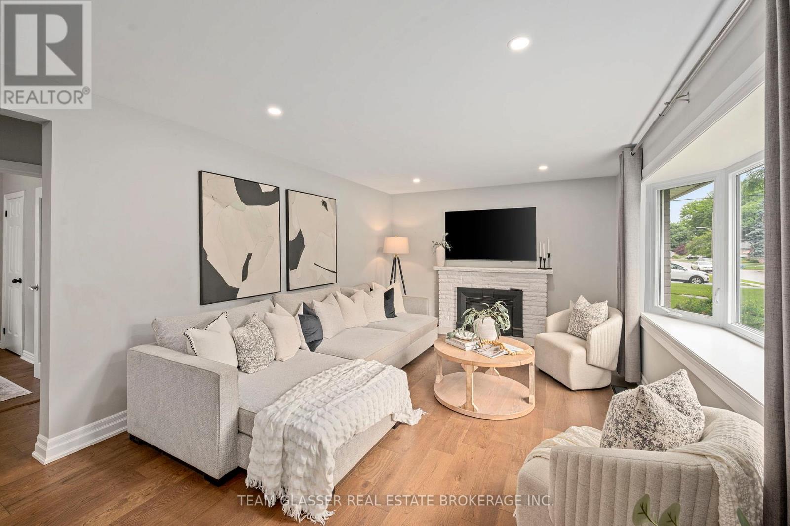 264 RIDGEWOOD CRESCENT - 5