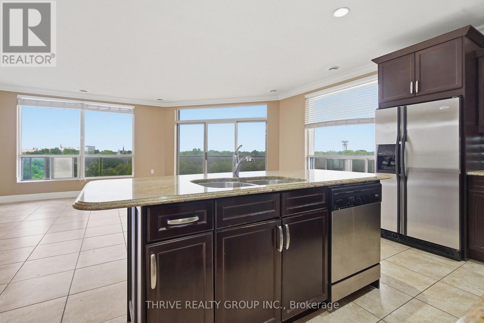 #802 250 PALL MALL STREET - Image 10