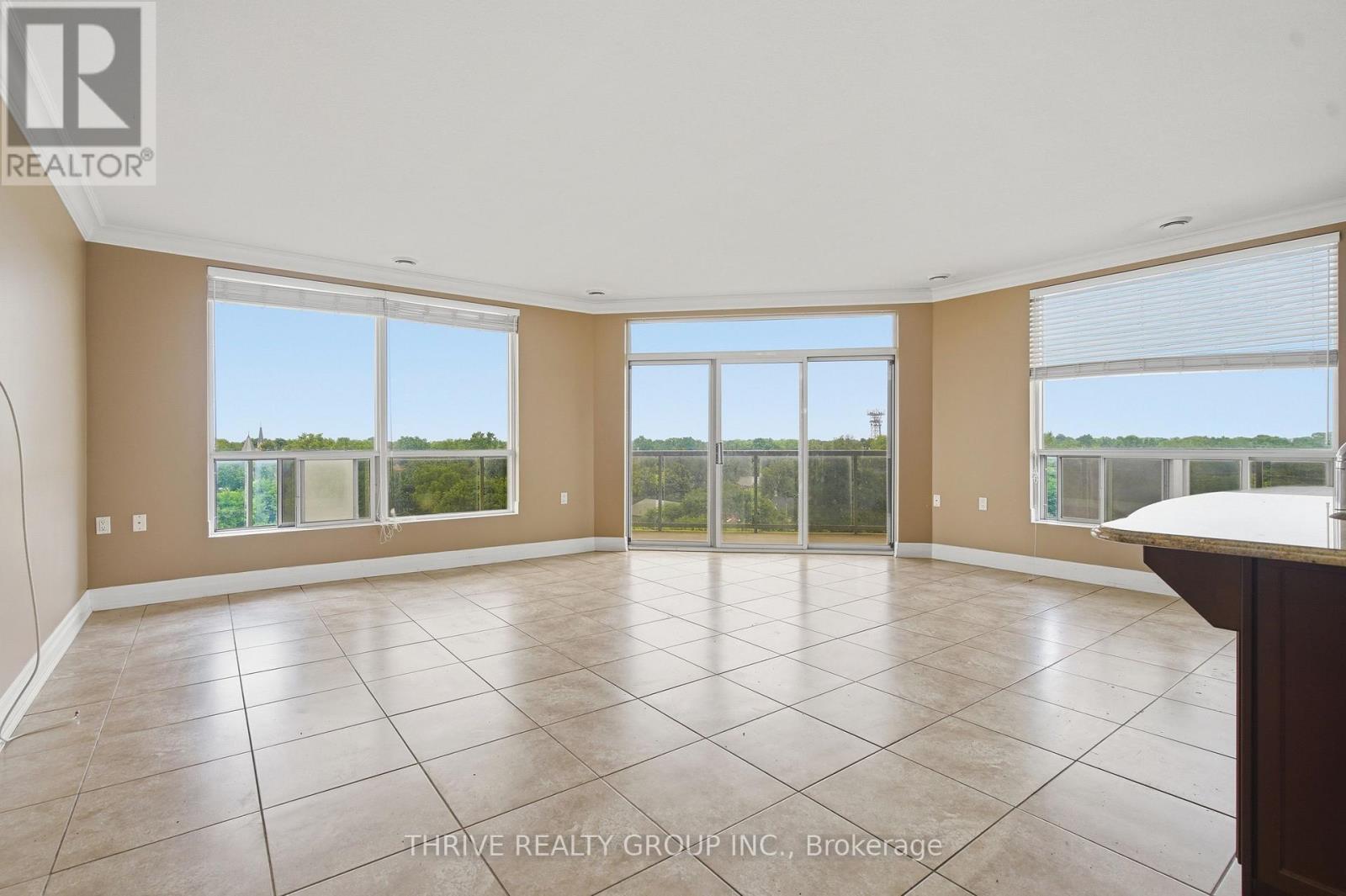 #802 250 PALL MALL STREET - Image 11