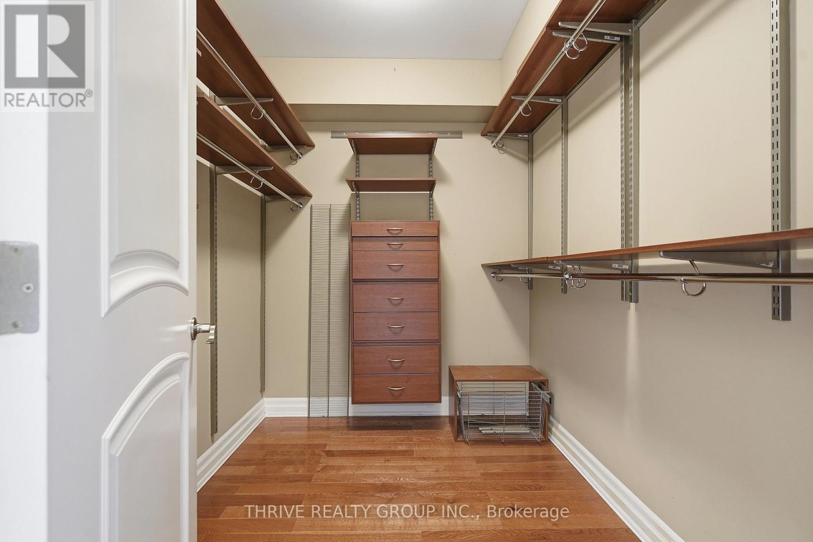 #802 250 PALL MALL STREET - Image 22