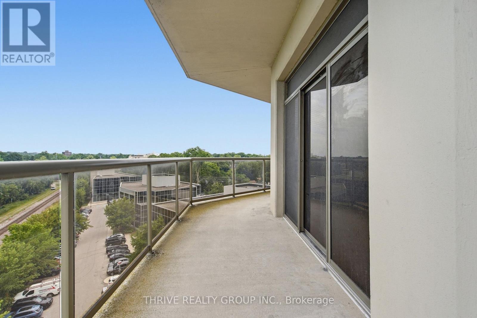 #802 250 PALL MALL STREET - Image 31