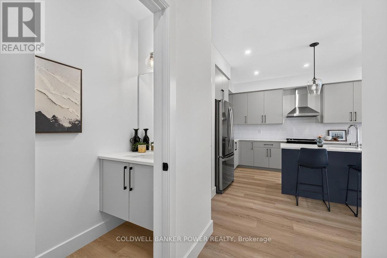 #30 3361 DAVID MILNE WAY - 13