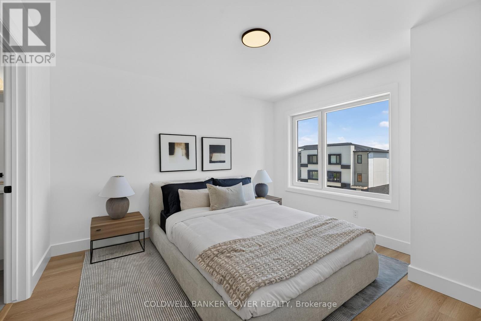 #30 3361 DAVID MILNE WAY - 28
