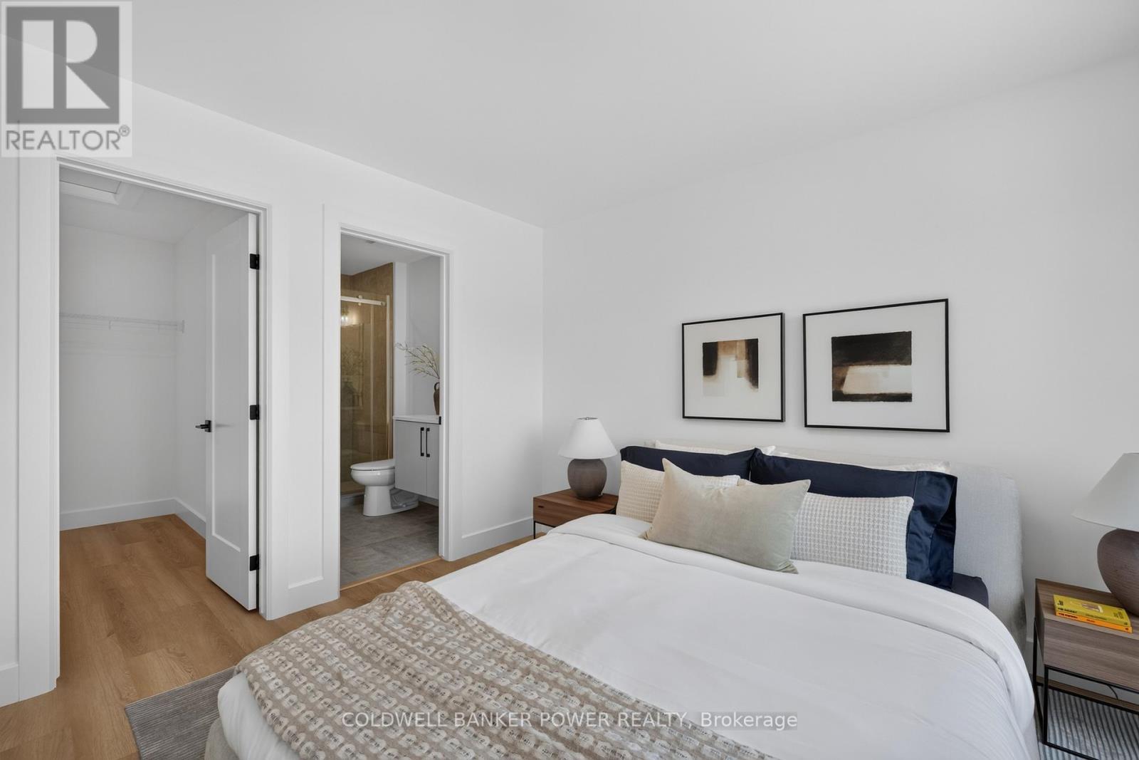 #30 3361 DAVID MILNE WAY - 29