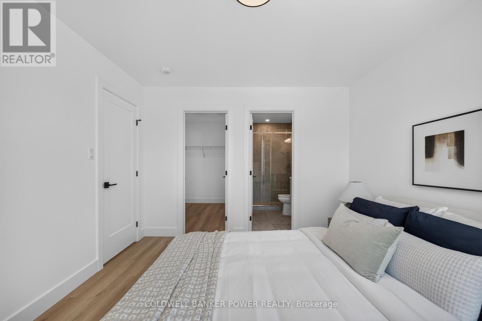 #30 3361 DAVID MILNE WAY - 30