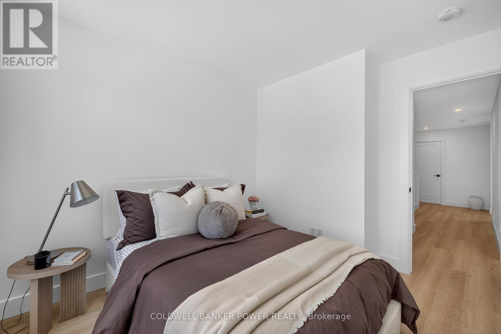 #30 3361 DAVID MILNE WAY - 34