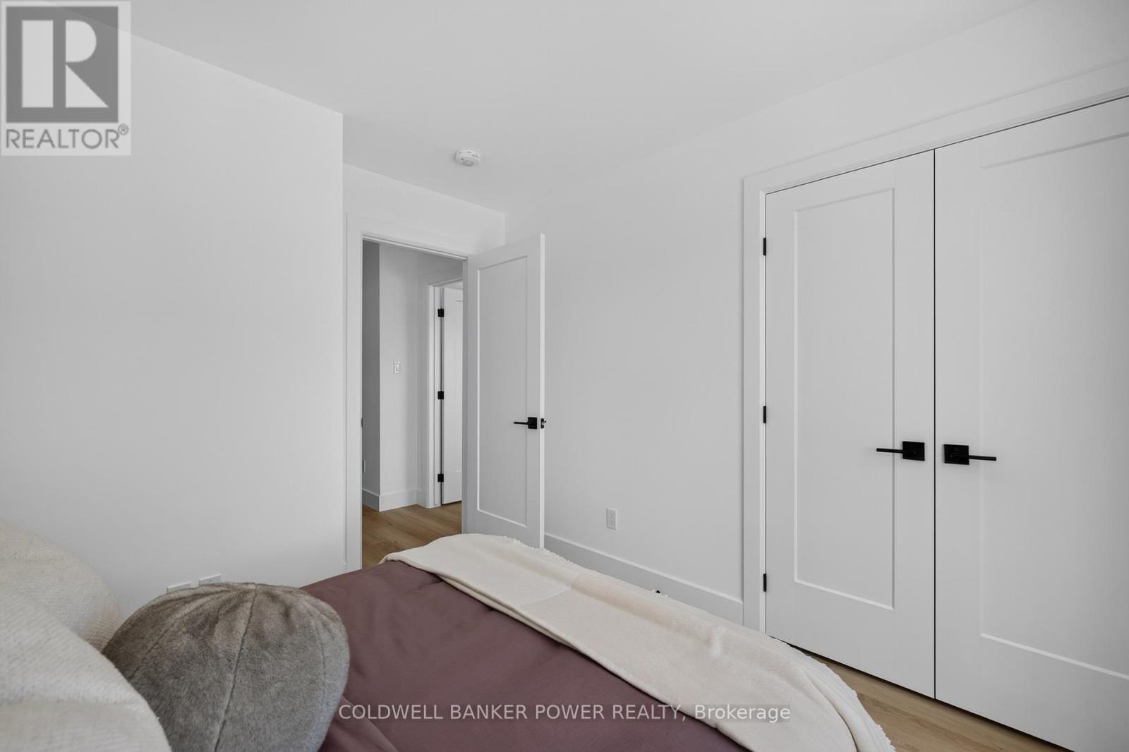 #30 3361 DAVID MILNE WAY - 35