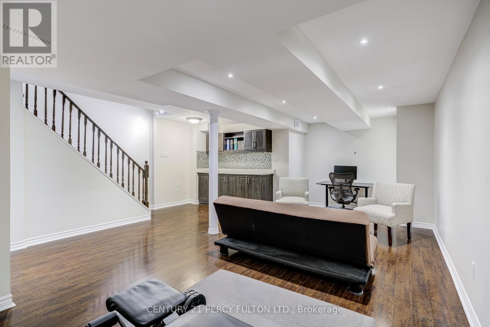 523 CHURCH STREET N - 32
