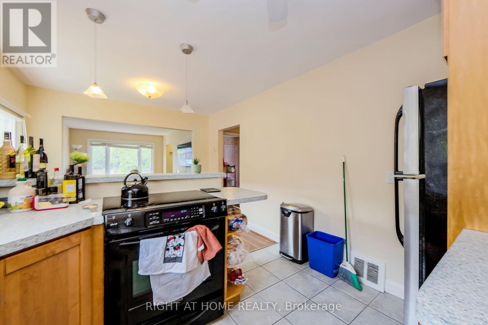 32 FLORENS AVENUE - 15