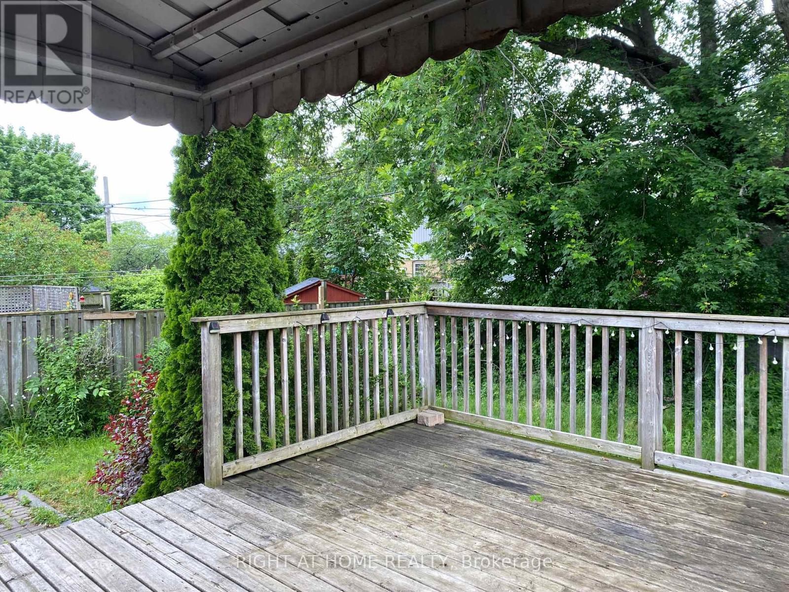 32 FLORENS AVENUE - 46