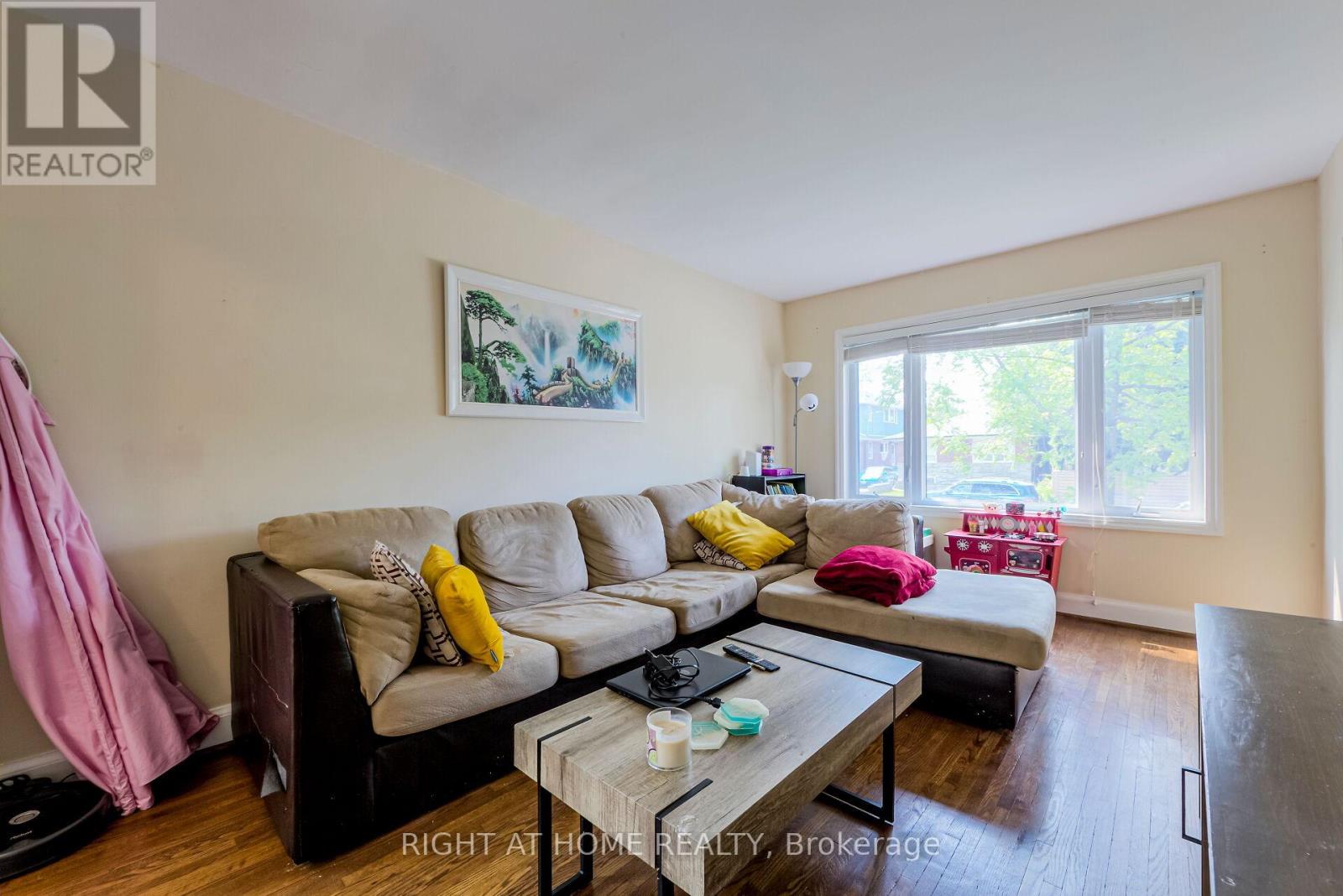 32 FLORENS AVENUE - 7