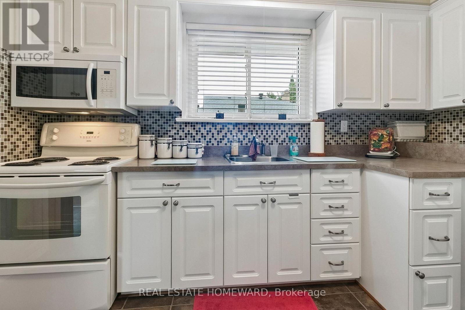 94 ROCHMAN BOULEVARD - 11