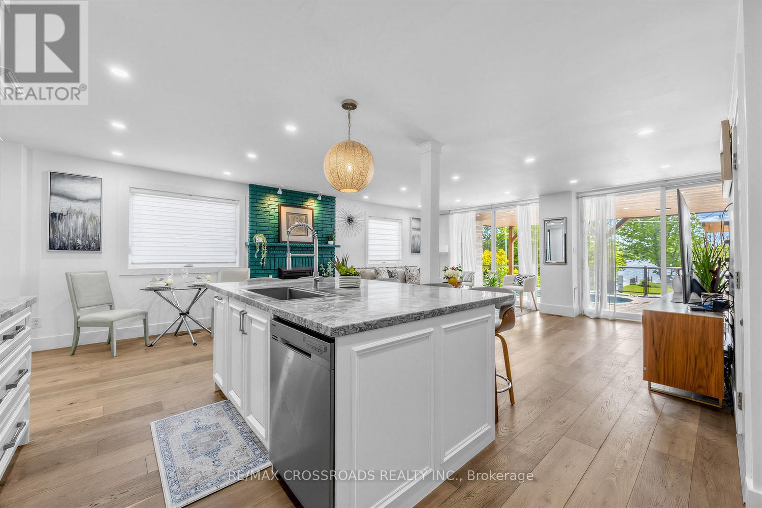 661 FRONT ROAD - 12