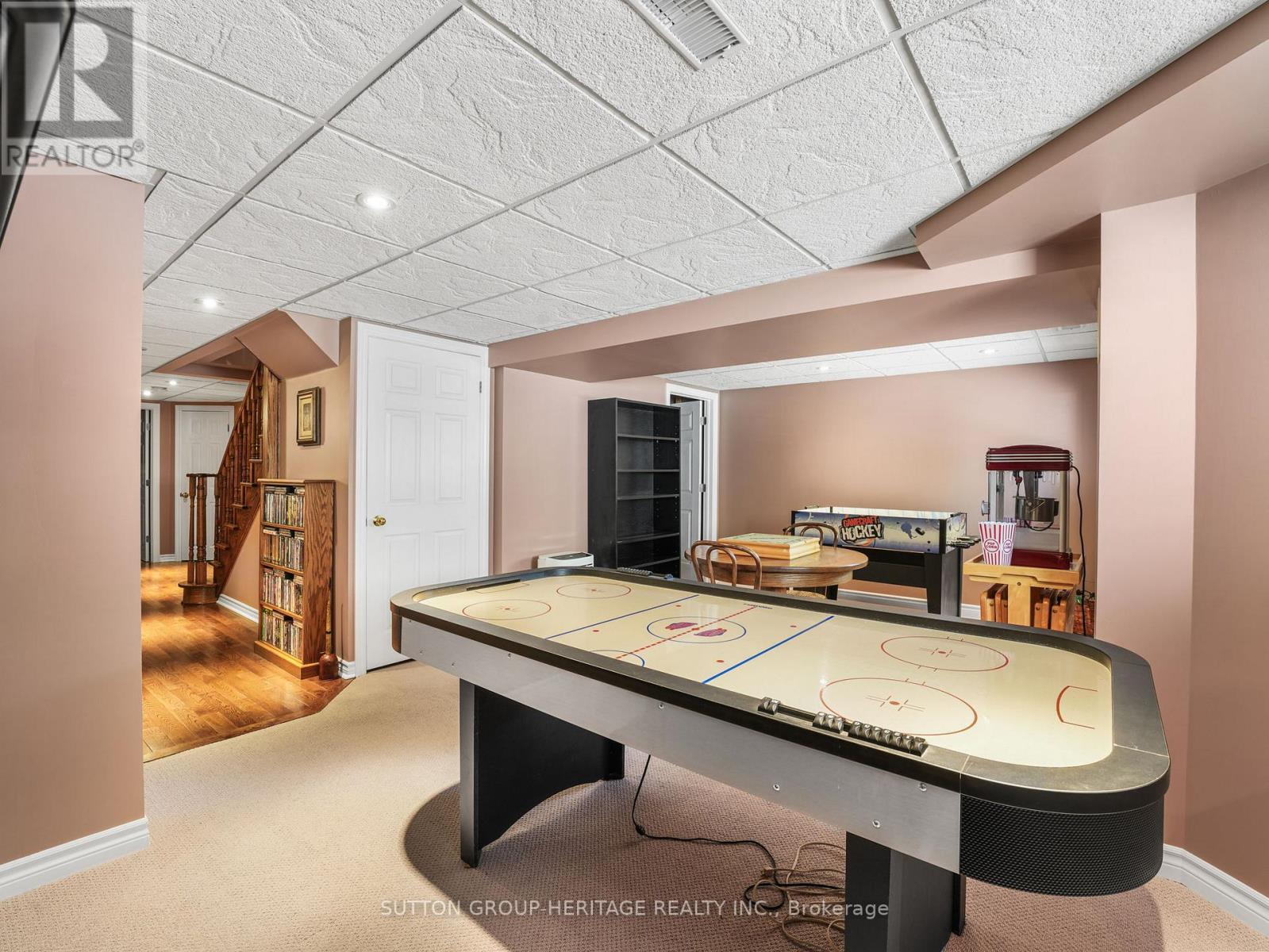 51 ANNIE CRESCENT - Image 33
