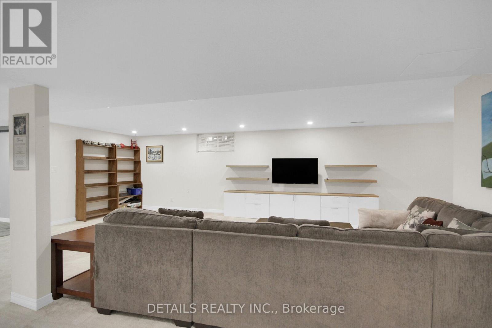 65 KIMBERWICK CRESCENT - 35