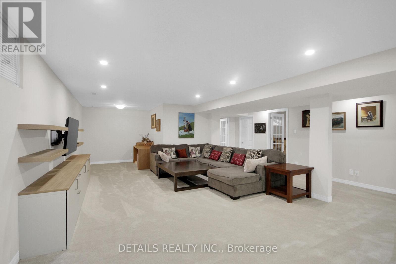65 KIMBERWICK CRESCENT - 43