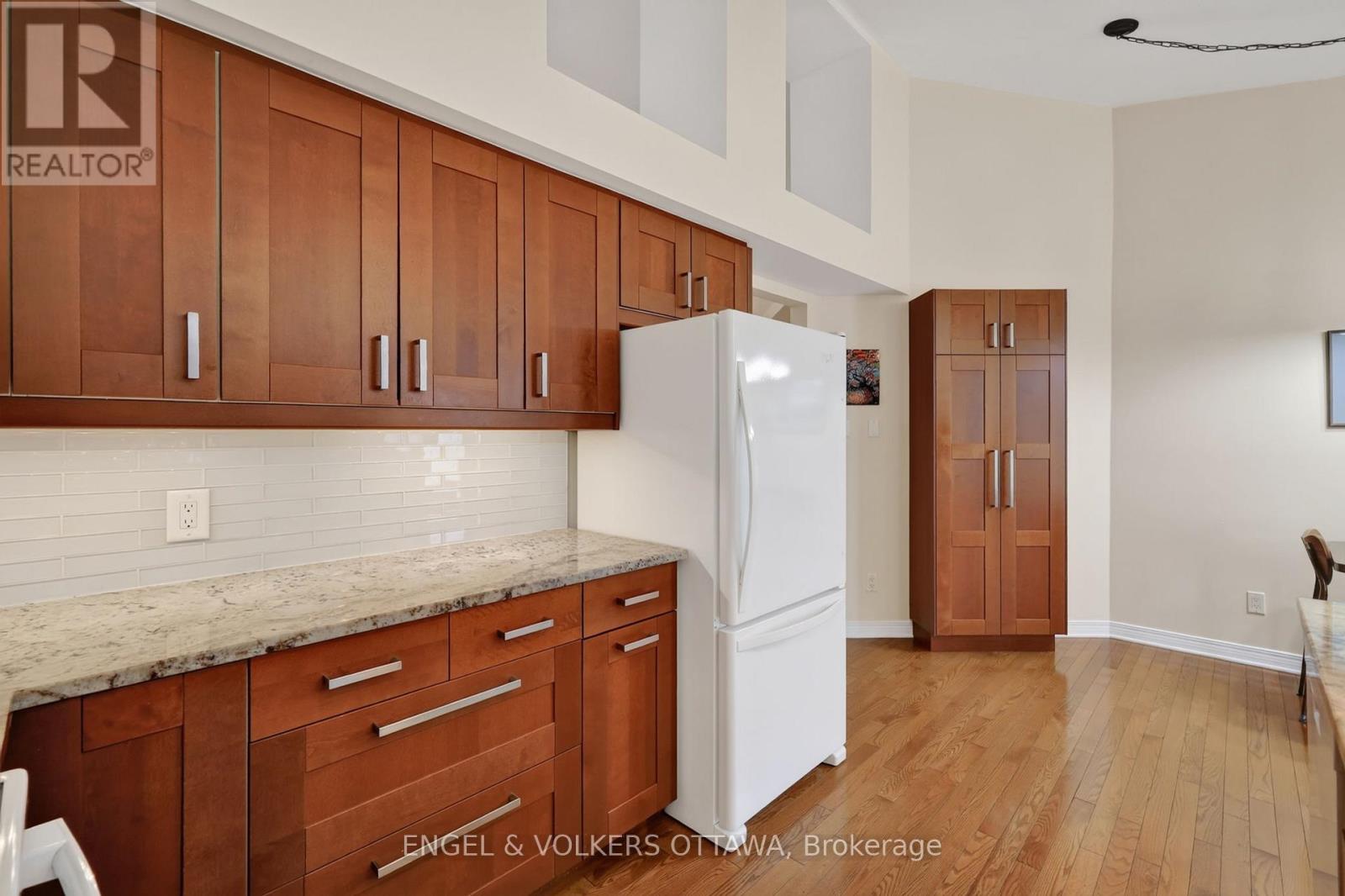 10 WATERTHRUSH CRESCENT - 16