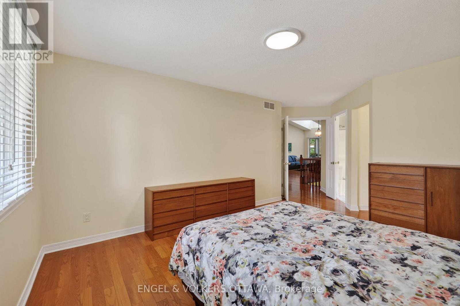 10 WATERTHRUSH CRESCENT - 22