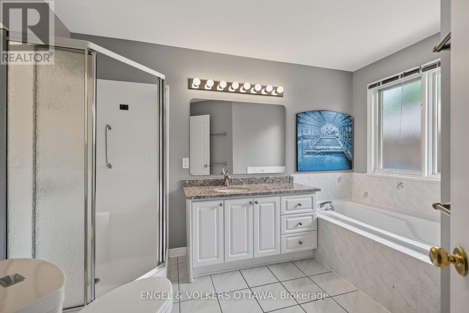 10 WATERTHRUSH CRESCENT - 23