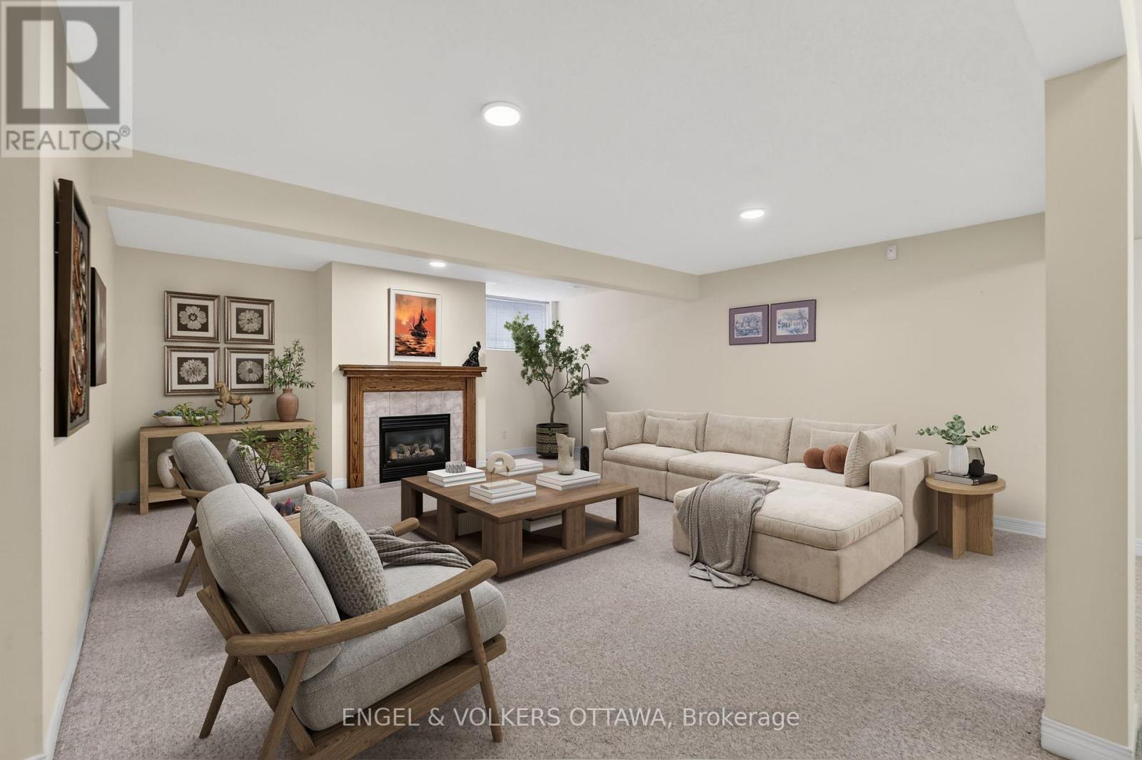 10 WATERTHRUSH CRESCENT - 31