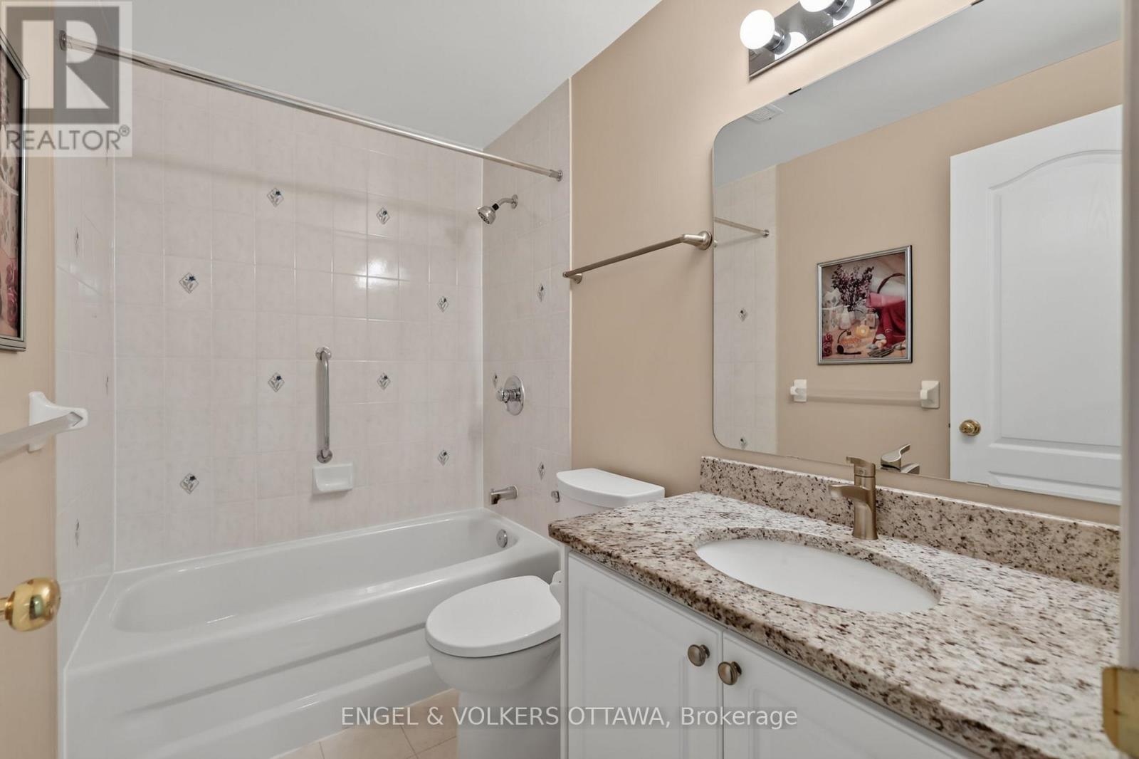 10 WATERTHRUSH CRESCENT - 34