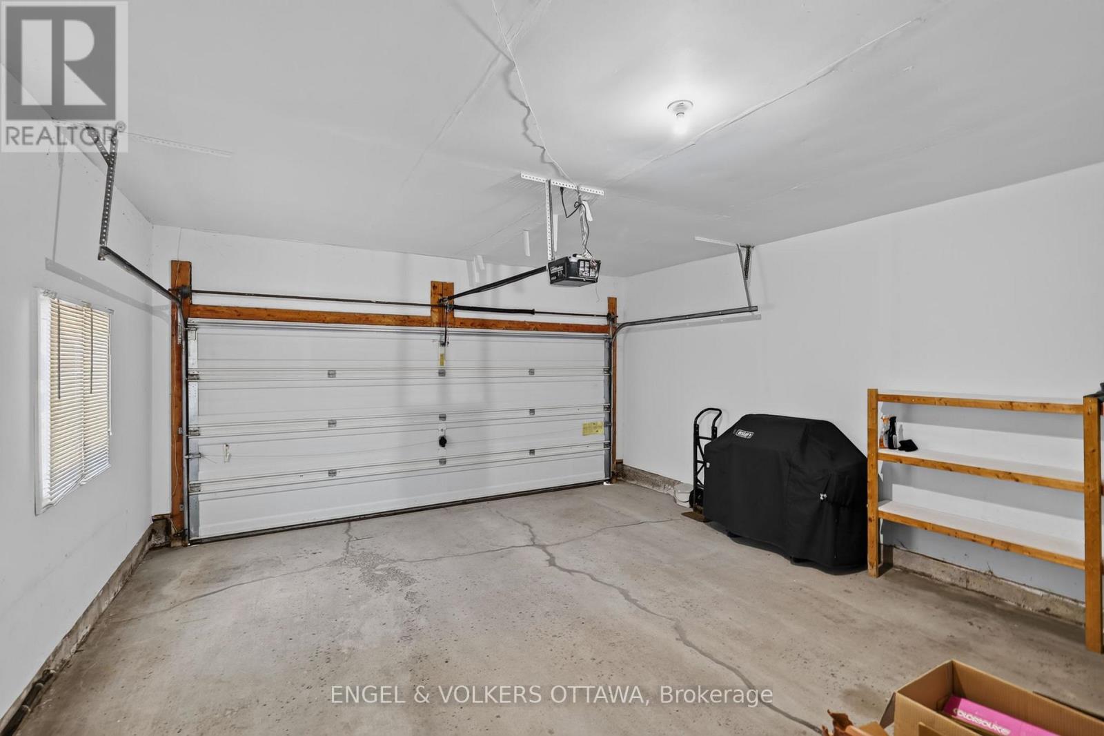 10 WATERTHRUSH CRESCENT - 35