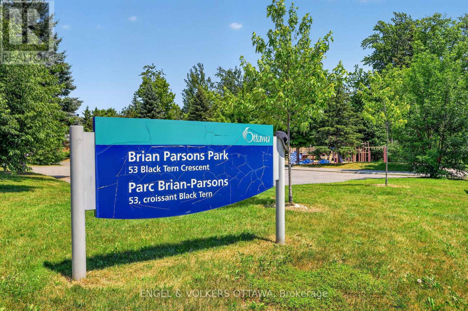 10 WATERTHRUSH CRESCENT - 36
