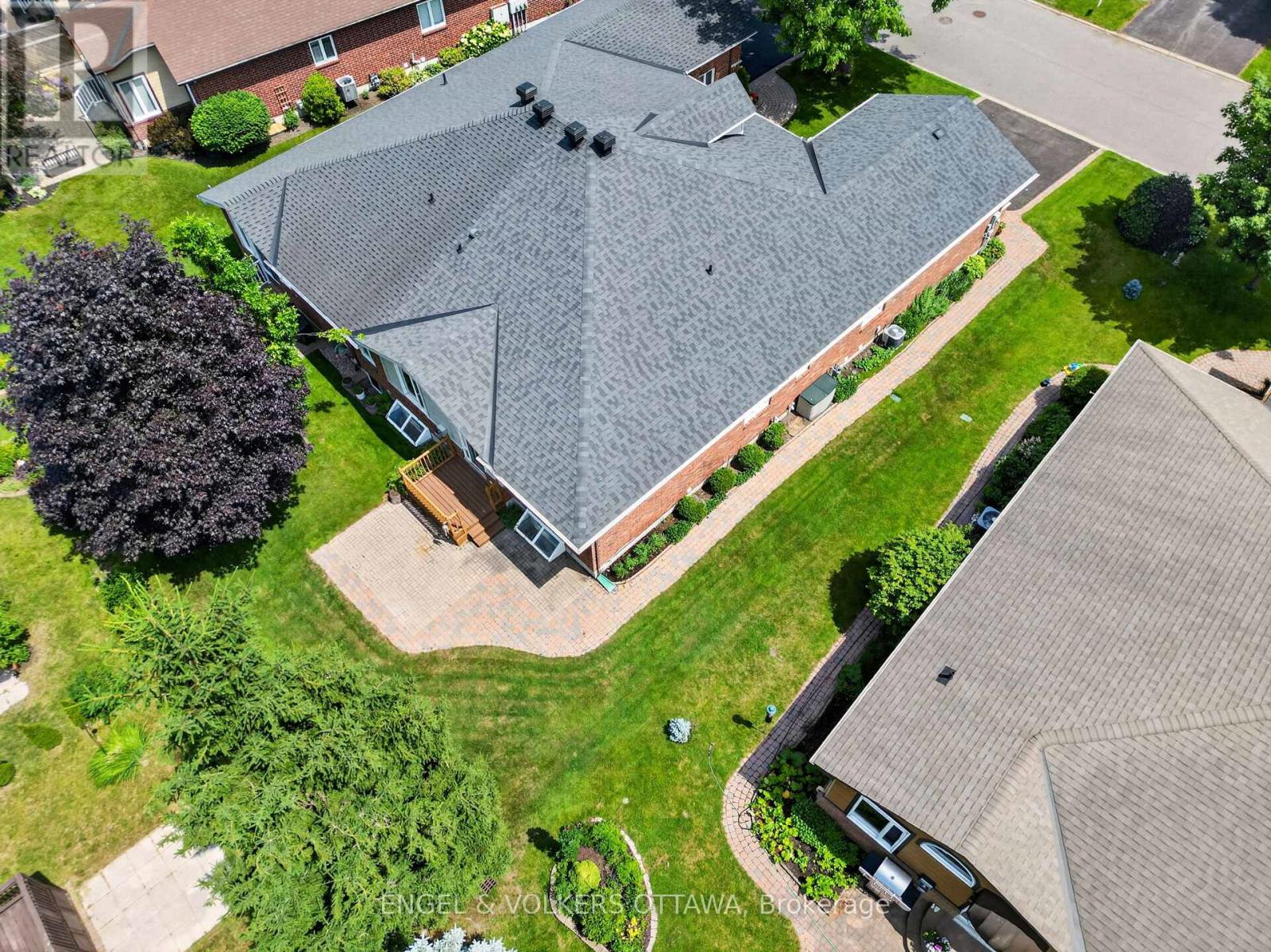 10 WATERTHRUSH CRESCENT - 41