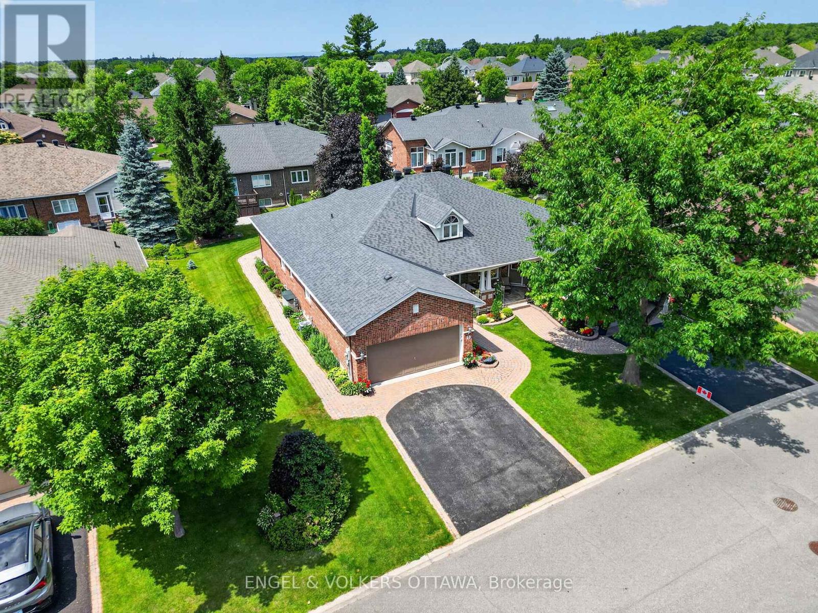 10 WATERTHRUSH CRESCENT - 42