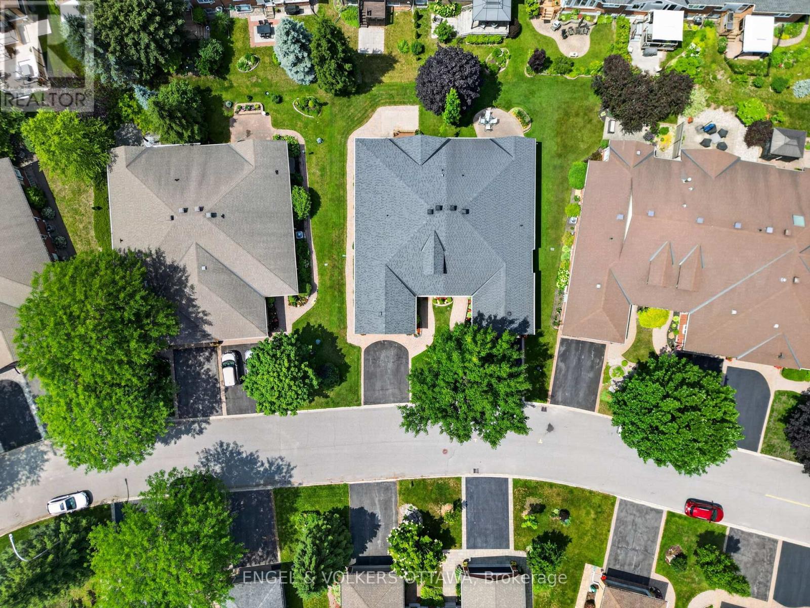 10 WATERTHRUSH CRESCENT - 43