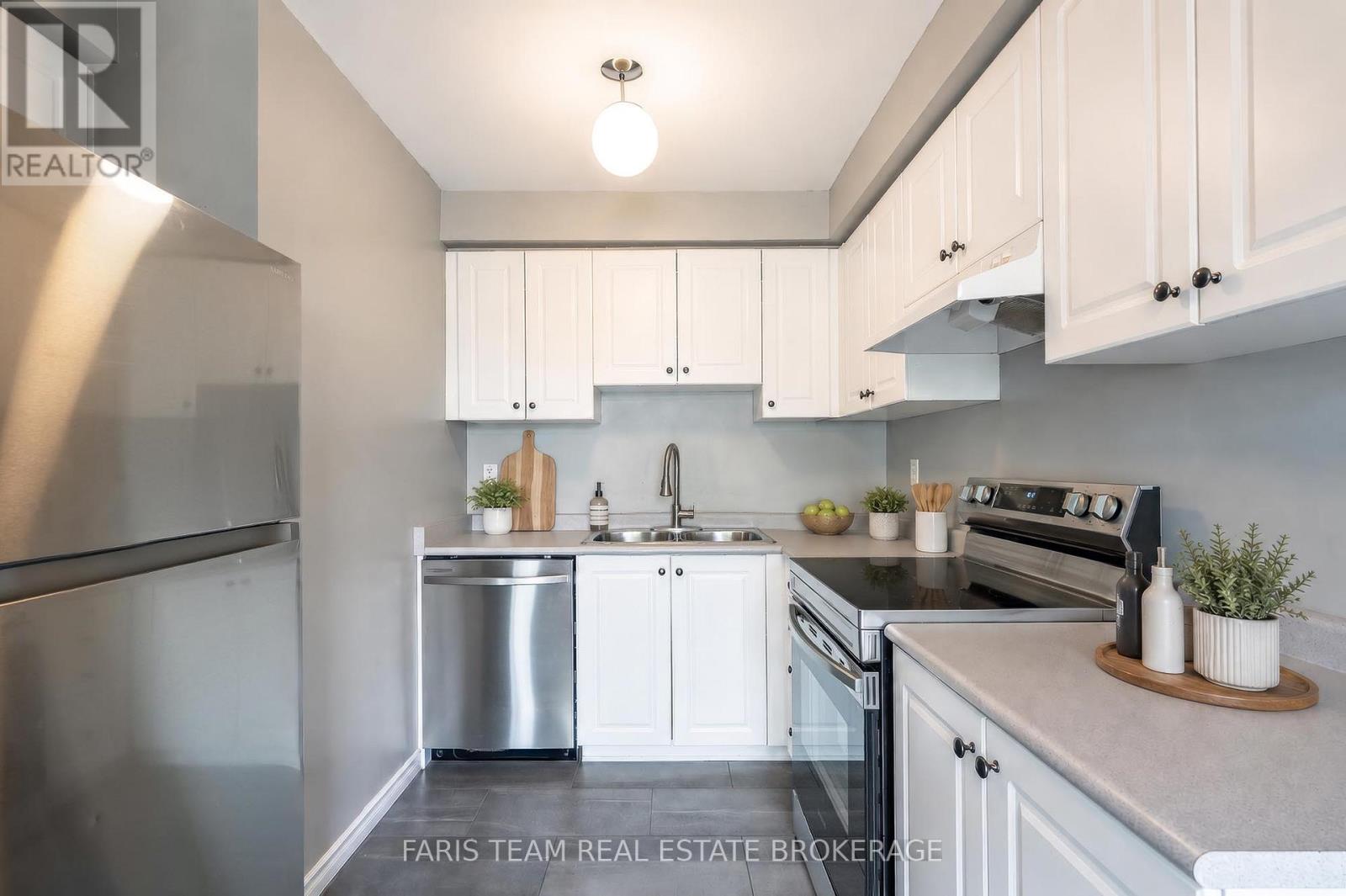 #76 243 FERNDALE DRIVE S - 5