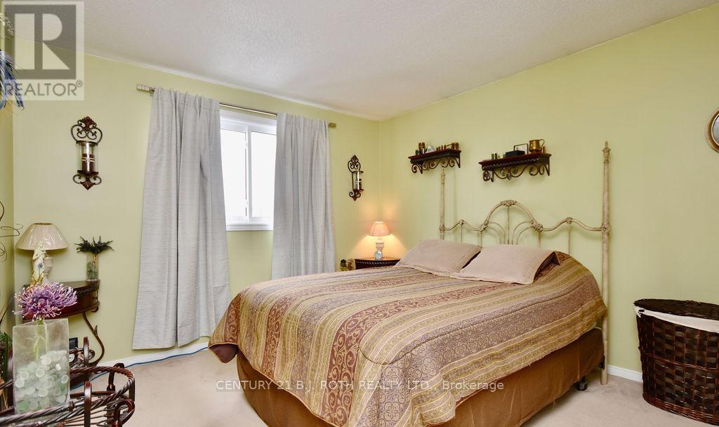 47 D'AMBROSIO DRIVE - 11
