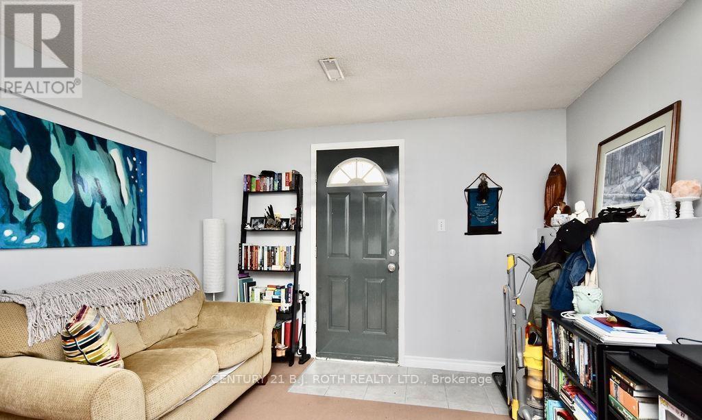 47 D'AMBROSIO DRIVE - 12