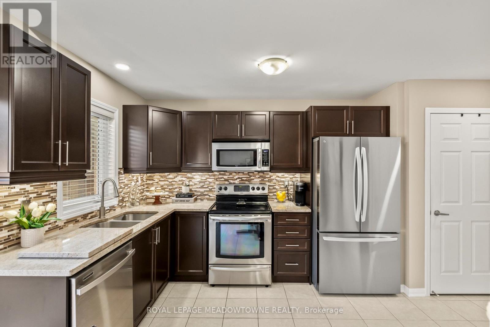 871 CAHOUN TERRACE - 19
