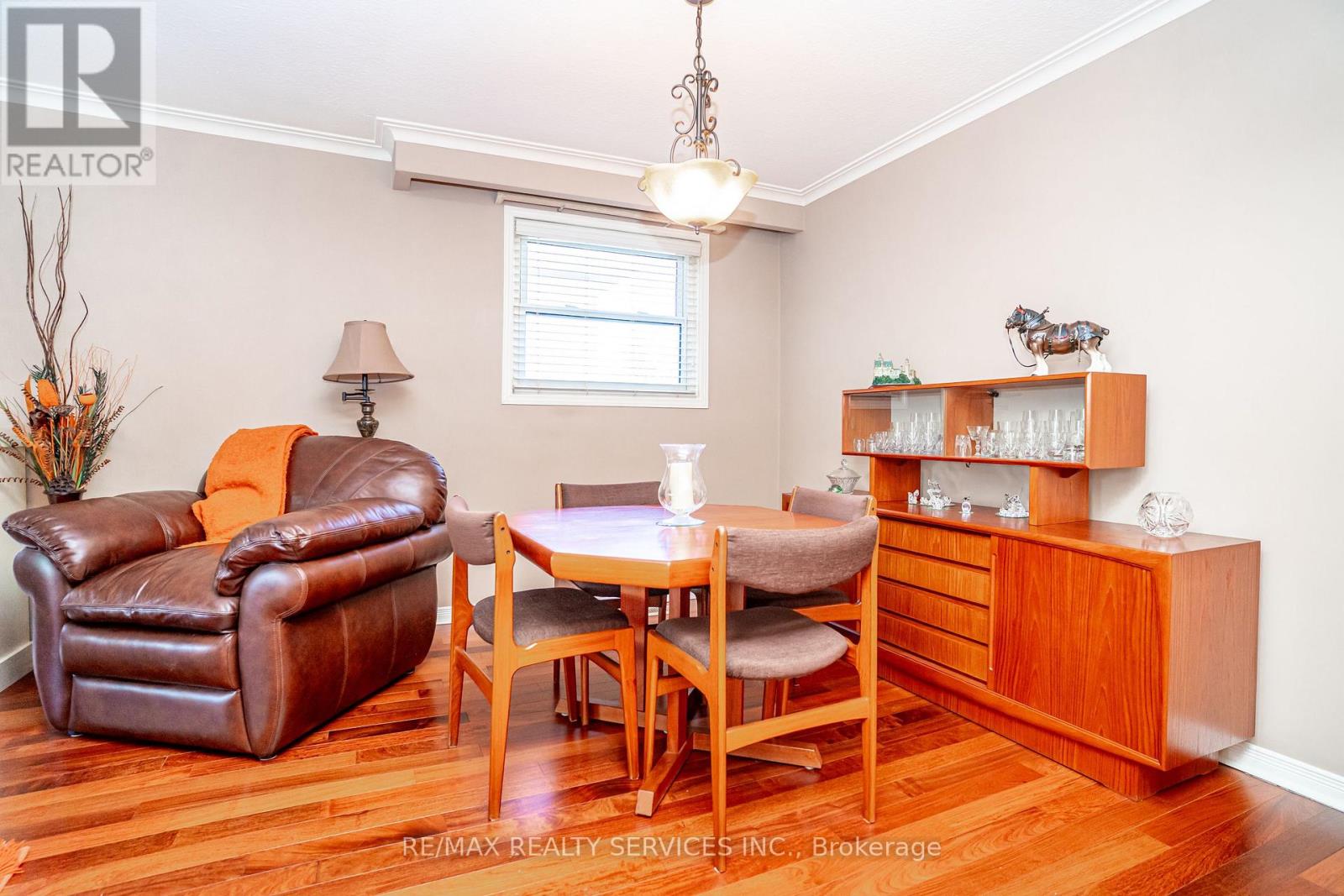 87 AMBLESIDE DRIVE - 11