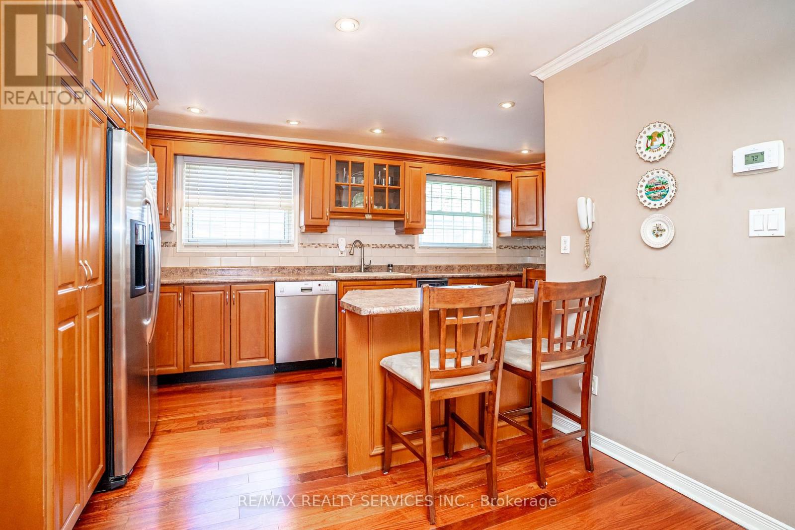 87 AMBLESIDE DRIVE - 12