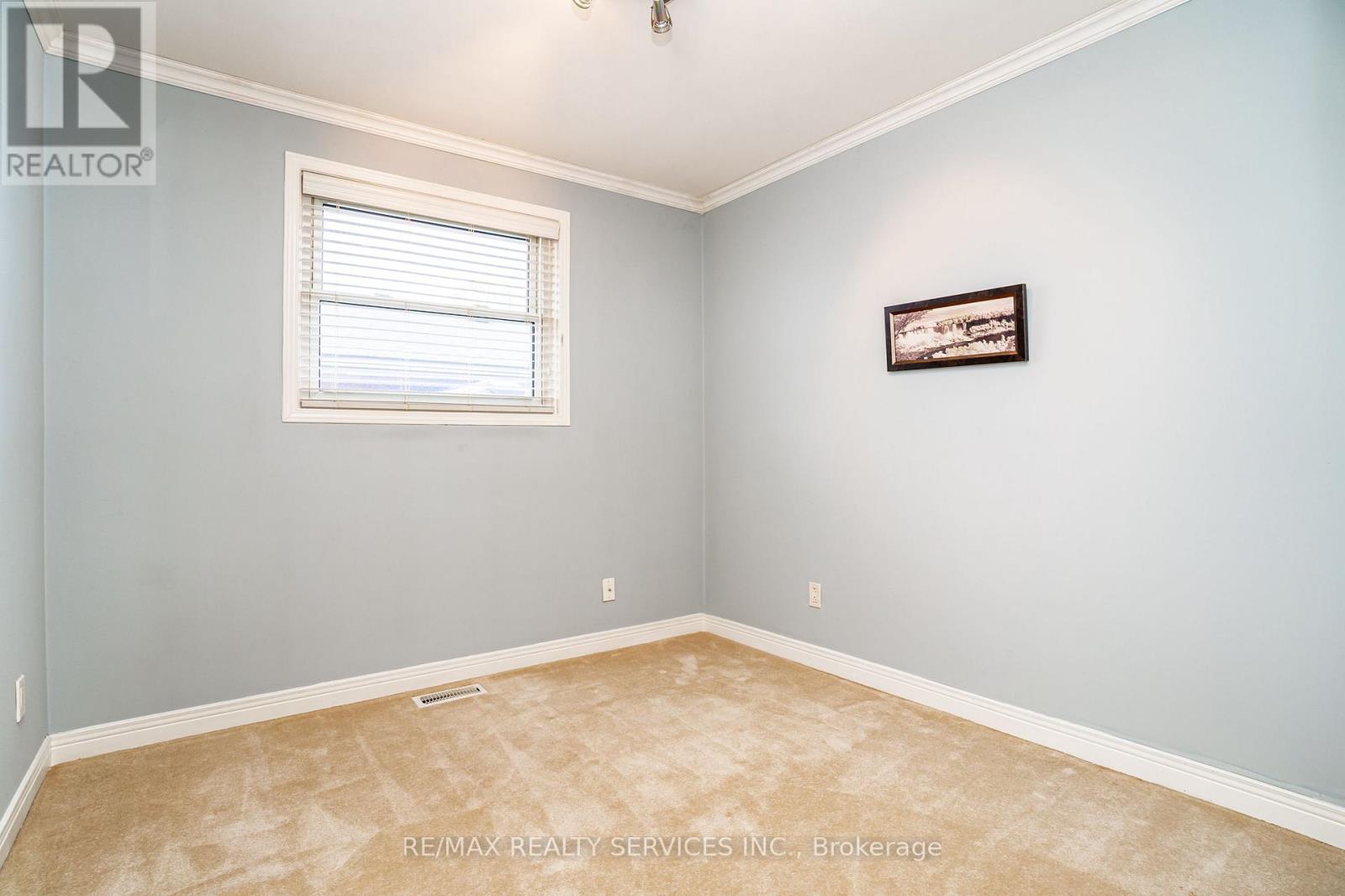 87 AMBLESIDE DRIVE - 22