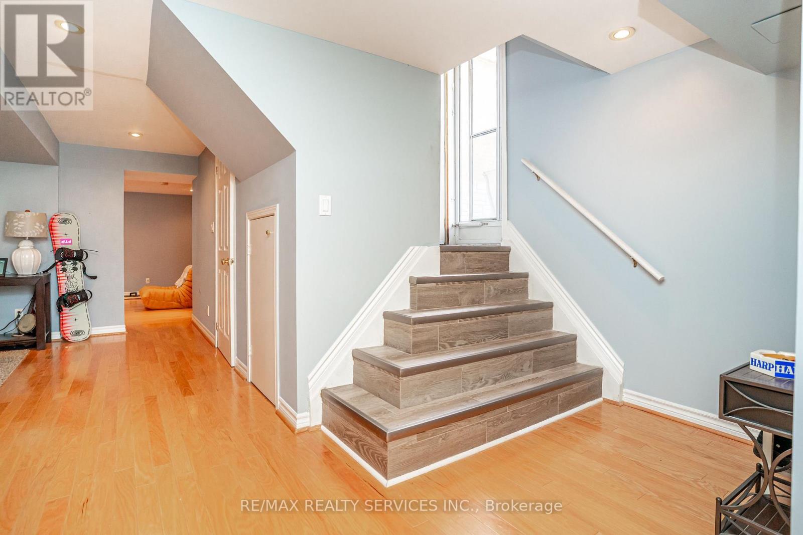 87 AMBLESIDE DRIVE - 26