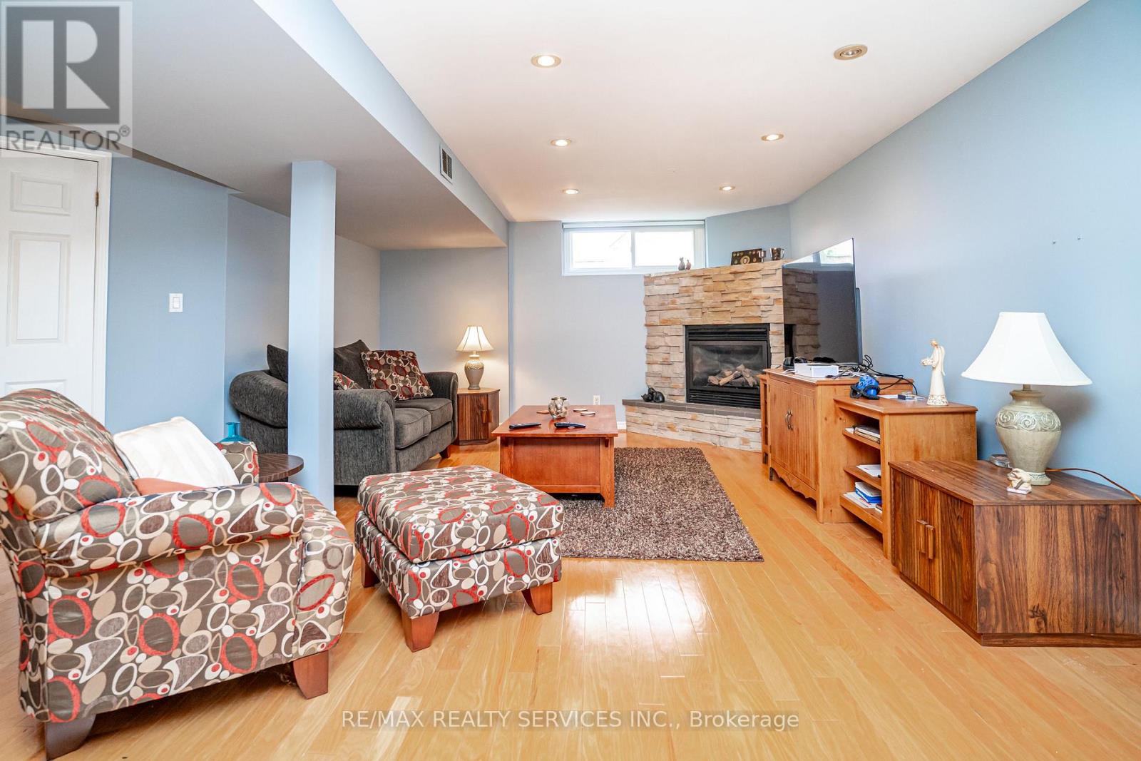 87 AMBLESIDE DRIVE - 27