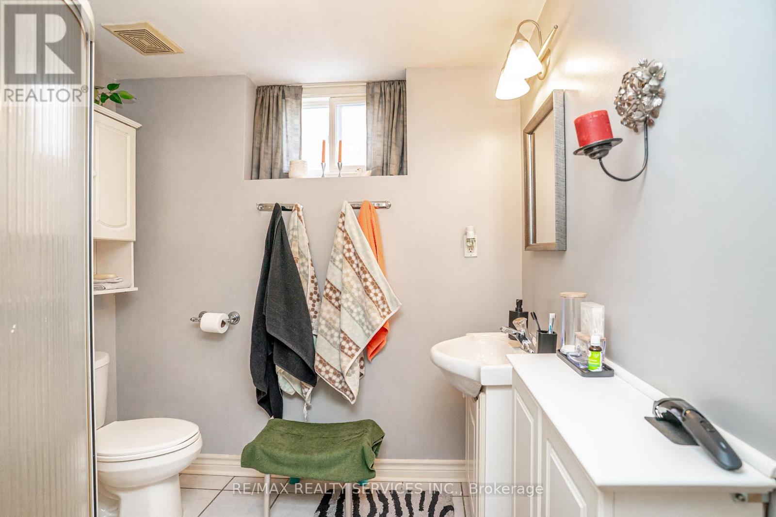 87 AMBLESIDE DRIVE - 32