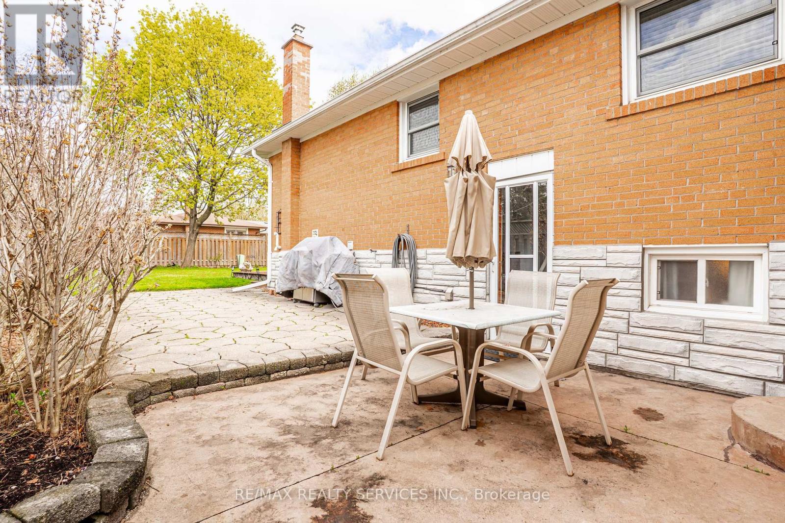87 AMBLESIDE DRIVE - 33